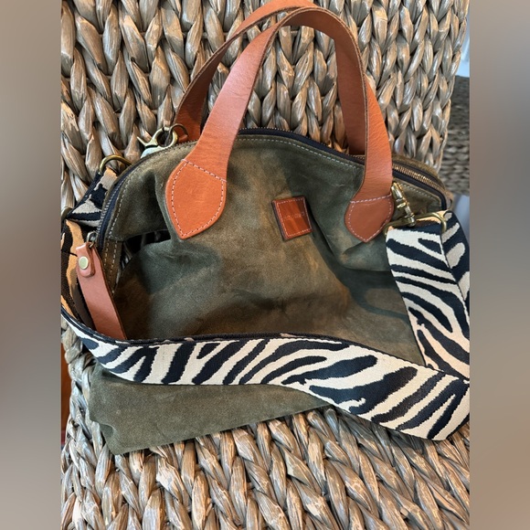 Retired Parker Thatch Charlie Olive - Picture 3 of 13